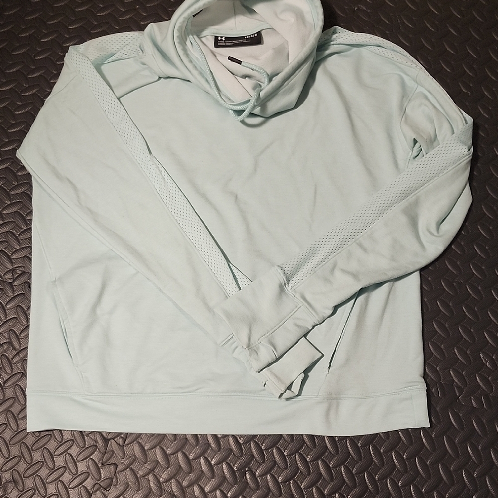 Under Armour Soft Green Cowl Neck Sweater With Mesh Sleeve Details Size L